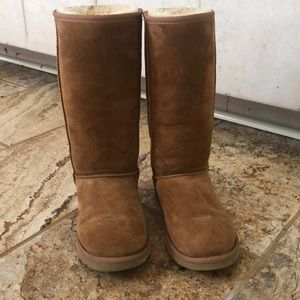 UGG Women’s Classic Tall in Chestnut. Size 8